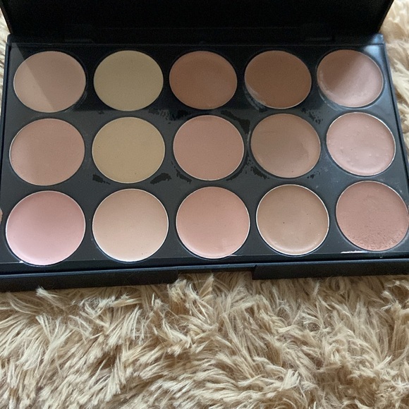 Concealer/foundation palette - Picture 2 of 4